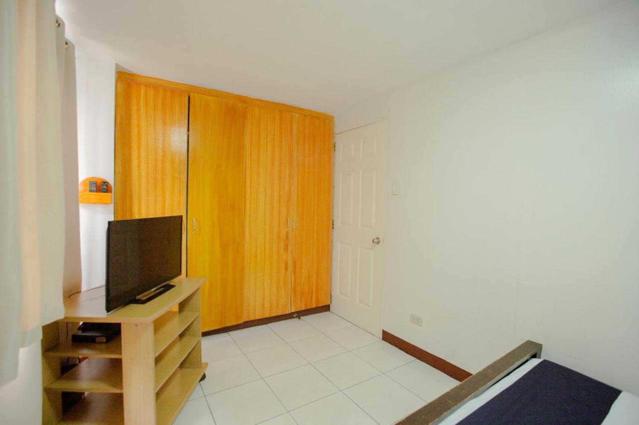 Capital O 201 Newgrange Condotel Quezon City Esterno foto