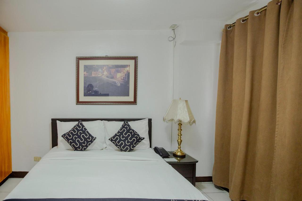Capital O 201 Newgrange Condotel Quezon City Esterno foto