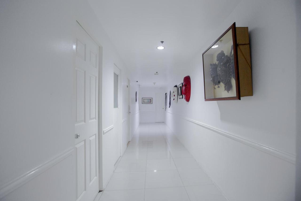 Capital O 201 Newgrange Condotel Quezon City Esterno foto